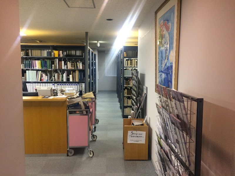 日仏会館図書室