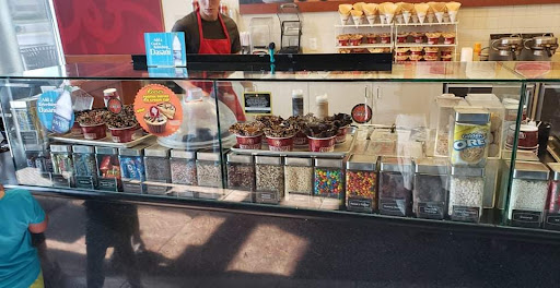 Ice Cream Shop «Cold Stone Creamery», reviews and photos, 3000 N Rock Rd #100a, Wichita, KS 67226, USA