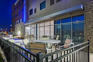 Holiday Inn Express & Suites Lenexa - Overland Park Area, an IHG Hotel image