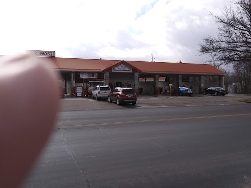 Typhoon Island Carwash en Monett