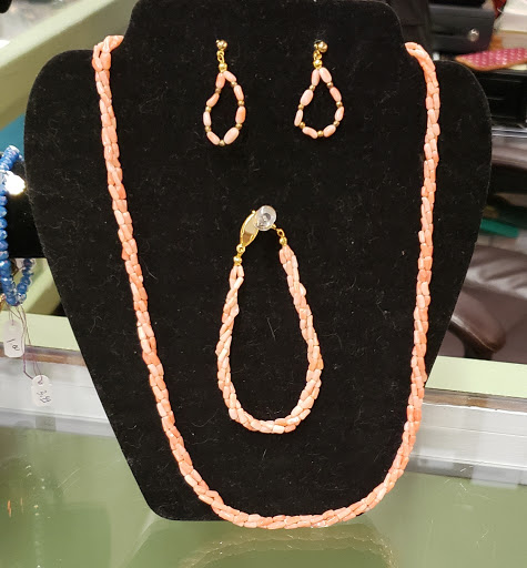 Thrift Store «Hand to Hand Thrift Store», reviews and photos, 785 Terryville Ave, Bristol, CT 06010, USA