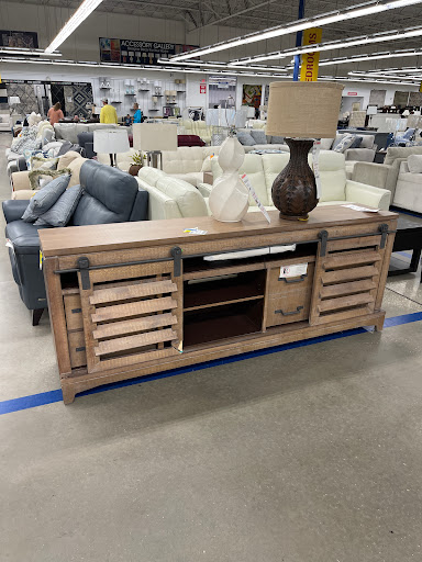 Outlet Store «Rooms To Go Outlet Furniture Store - Seffner», reviews and photos, 11540 E Highway 92, Seffner, FL 33584, USA