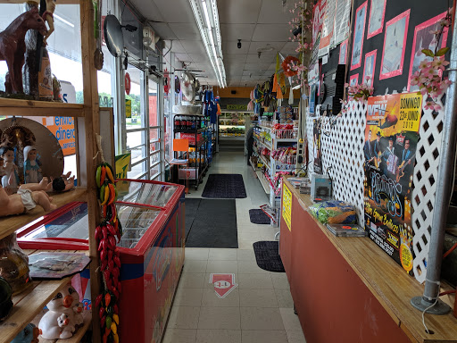 Mexican Grocery Store «Mi Ama Grocery», reviews and photos, 813 E 66th St, Richfield, MN 55423, USA