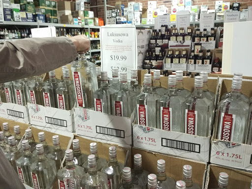 Liquor Store «Dawson Fine Wine & Spirits», reviews and photos, 46 Blue Ridge Pkwy, Dawsonville, GA 30534, USA