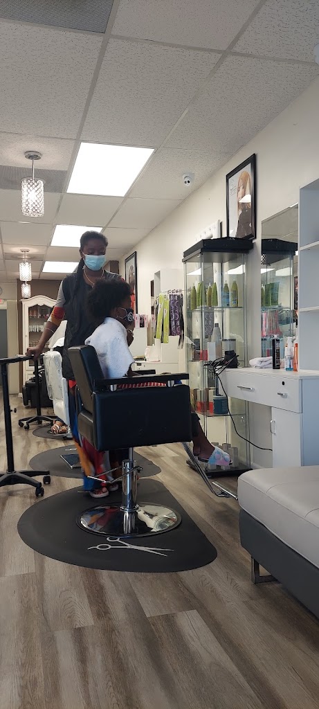 Carmen'R Beauty Salon 33068