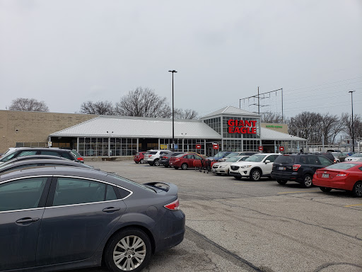 Supermarket «Giant Eagle Supermarket», reviews and photos, 14100 Detroit Ave, Lakewood, OH 44107, USA