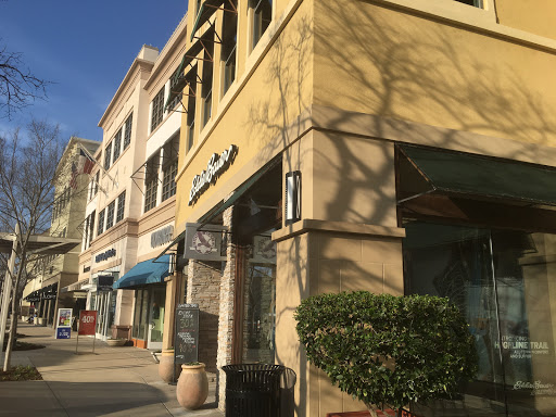 Clothing Store «Eddie Bauer», reviews and photos, 865 Watters Creek Blvd, Allen, TX 75013, USA