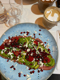 Avocado toast du Restaurant servant le petit-déjeuner Bon Bouquet Café à Paris - n°2
