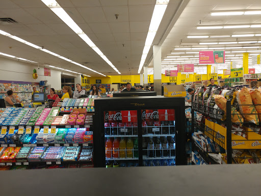 Grocery Store «Fresco y Más», reviews and photos, 3701 NW 7th St, Miami, FL 33126, USA