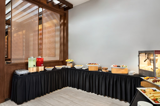 Hotel «Embassy Suites by Hilton Brunswick», reviews and photos, 500 Mall Blvd, Brunswick, GA 31525, USA