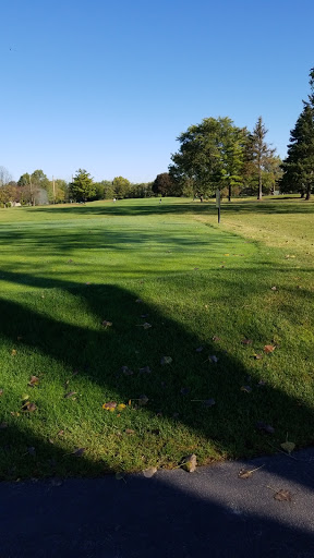 Golf Course «Twin Lakes Golf Course», reviews and photos, 400 W 59th St, Westmont, IL 60559, USA