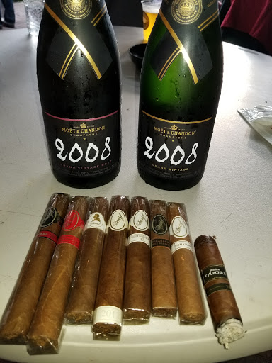 Tobacco Shop «Up Down Cigar», reviews and photos, 1550 N Wells St, Chicago, IL 60610, USA