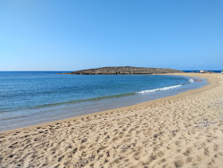 Φωτογραφία του Playa Montones με μια ευρύχωρη ακτογραμμή