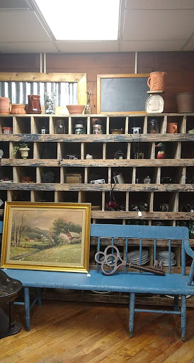 Antique Furniture Store «Hip and Humble», reviews and photos, 401 E Main St, Berryville, VA 22611, USA