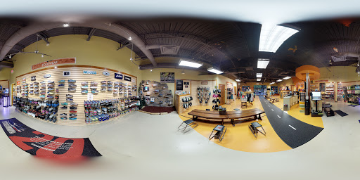 Shoe Store «Big Peach Running Co. - Alpharetta», reviews and photos, 5530 Windward Pkwy #420, Alpharetta, GA 30004, USA