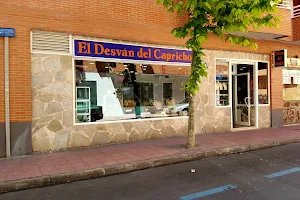 El Desván Del Capricho image