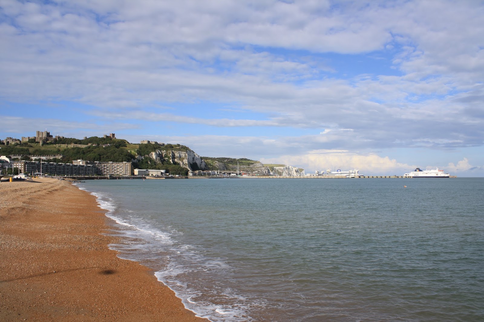 Foto di Dover beach con molto pulito livello di pulizia