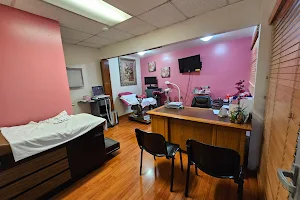 Centro Médico Dorado image