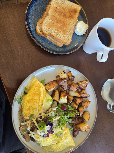 8th Haus Cafe