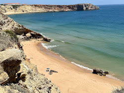 Prainha das Pocas'in fotoğrafı geniş bir kıyı şeridi ile birlikte