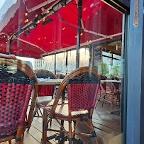 Atmosphère du Restaurant français Le Pavillon Augustine à Trouville-sur-Mer - n°2
