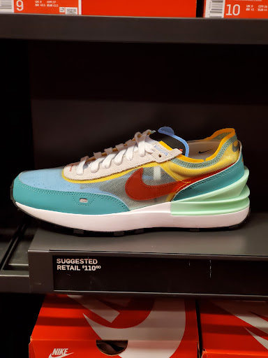 Clothing Store «Nike Factory Store», reviews and photos, 2950 I-20 Frontage Rd #755, Grand Prairie, TX 75052, USA