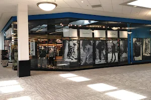 Richmond Mall image