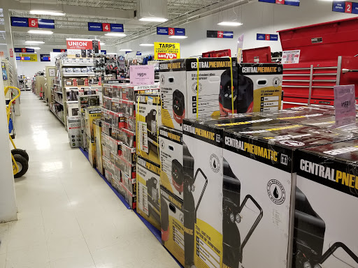Hardware Store «Harbor Freight Tools», reviews and photos, 4600 Stadium Dr, Kalamazoo, MI 49008, USA
