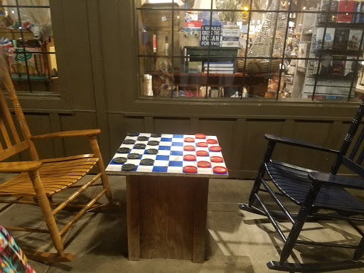 American Restaurant «Cracker Barrel Old Country Store», reviews and photos, 901 Veterans Memorial Pkwy, St Charles, MO 63303, USA