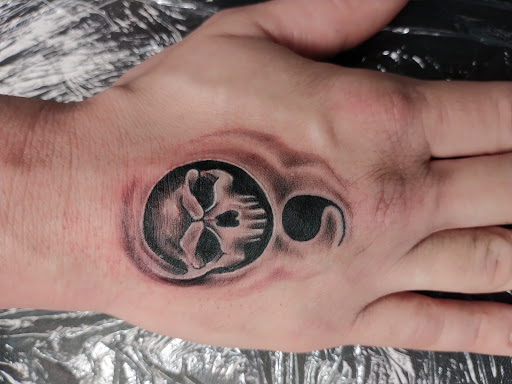 Tattoo Shop «Flesh Tones Body Art», reviews and photos, 41 W Ferguson Ave, Wood River, IL 62095, USA