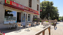 Atmosphère du Restaurant français La Promenade à Mirebeau - n°1