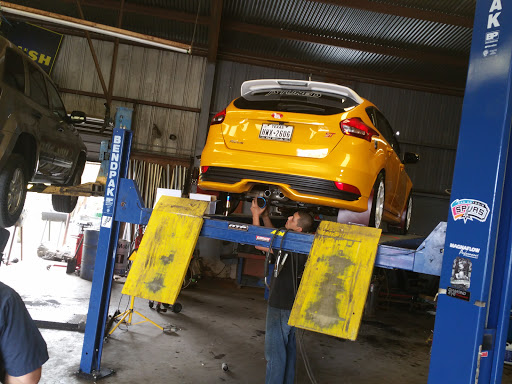 Auto Repair Shop «CD Tire & Muffler», reviews and photos, 7250 Bandera Rd, San Antonio, TX 78238, USA