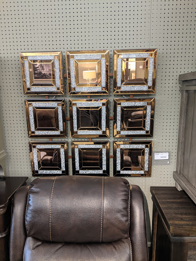 Furniture Store «Value City Furniture», reviews and photos, 4475 Monroe St, Toledo, OH 43613, USA