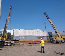 Grúas mmmacniobras photo