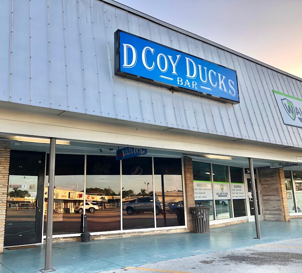 D Coy Ducks Bar & Grille 34217