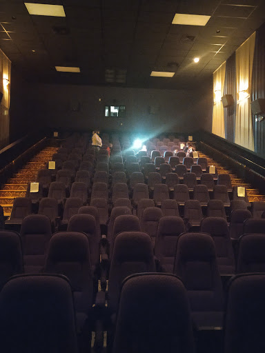 Movie Theater «Frank Theatres Spring Lane Stadium 10», reviews and photos, 1351 Douglas Dr, Sanford, NC 27330, USA