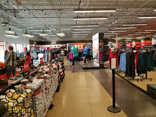 Clothing Store «Nike Factory Store», reviews and photos, 241 Fort Evans Road Northeast #510, Leesburg, VA 20176, USA