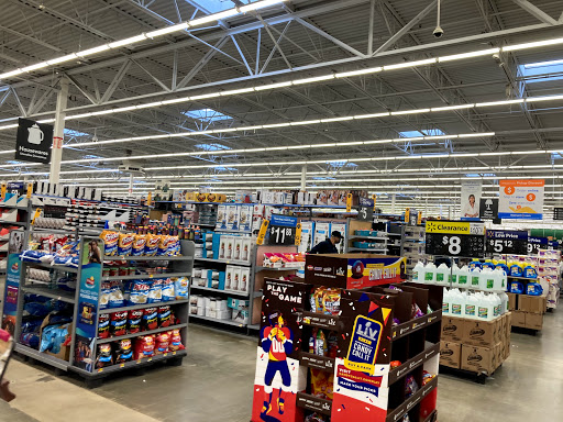 Discount Store «Walmart», reviews and photos, 910 Wolcott St, Waterbury, CT 06705, USA
