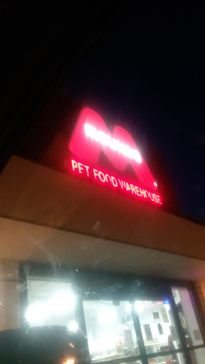 Pet Supply Store «Mounds Pet Food Warehouse», reviews and photos, 2110 S Stoughton Rd, Madison, WI 53716, USA