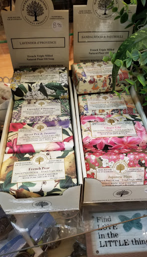 Florist «K & M Floral & Interior Plant Designs», reviews and photos, 537 Main St, Woodland, CA 95695, USA