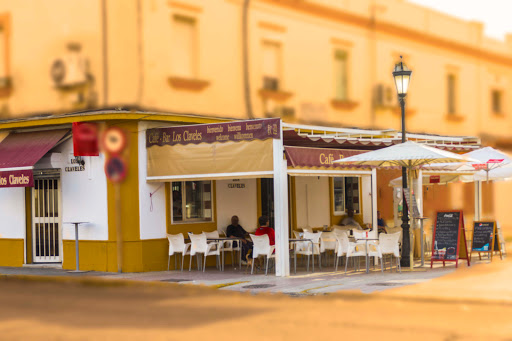 Bar Los Claveles en Coria del Río