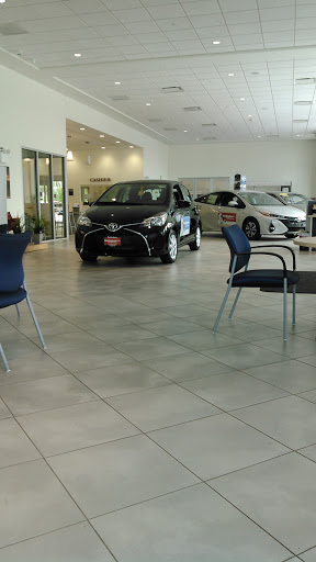 Toyota Dealer «Rockingham Toyota», reviews and photos, 412 S Broadway, Salem, NH 03079, USA