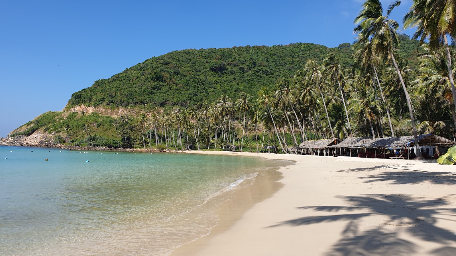 Fotografie cu Plaja Bai Cay Men cu o suprafață de nisip strălucitor