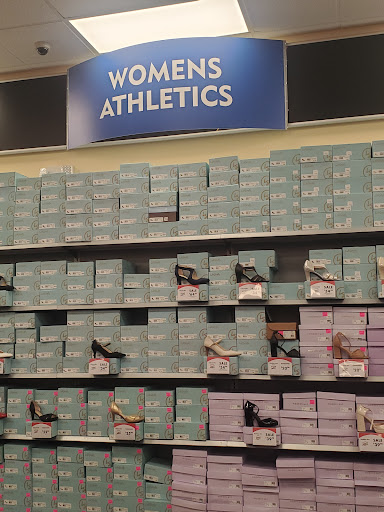 Shoe Store «Shoe Carnival», reviews and photos, 451 E Altamonte Dr, Altamonte Springs, FL 32701, USA