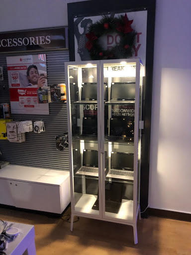 Screen Repair Service «Mr Fix Cell Phone & Computer Repair», reviews and photos, 306 E Broad St, Richmond, VA 23219, USA