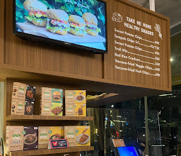 Burgreens The Breeze - Healthy Plant-Based Eatery photo