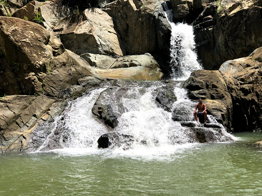 Los Pilones Waterfall