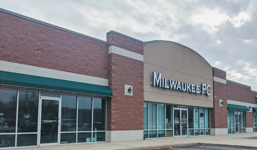 Computer shops in Milwaukee