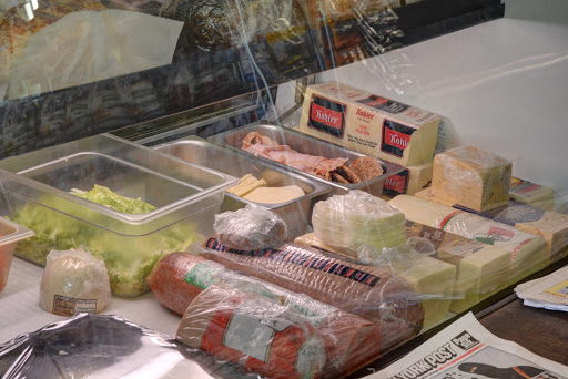 Grocery Store «Riverton General Store», reviews and photos, 2 Main St, Barkhamsted, CT 06063, USA