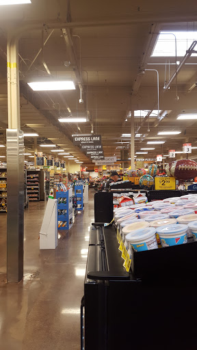 Grocery Store «Fred Meyer», reviews and photos, 14700 SE McLoughlin Blvd, Milwaukie, OR 97267, USA